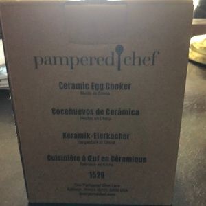 Pampered chef ceramic egg cooker